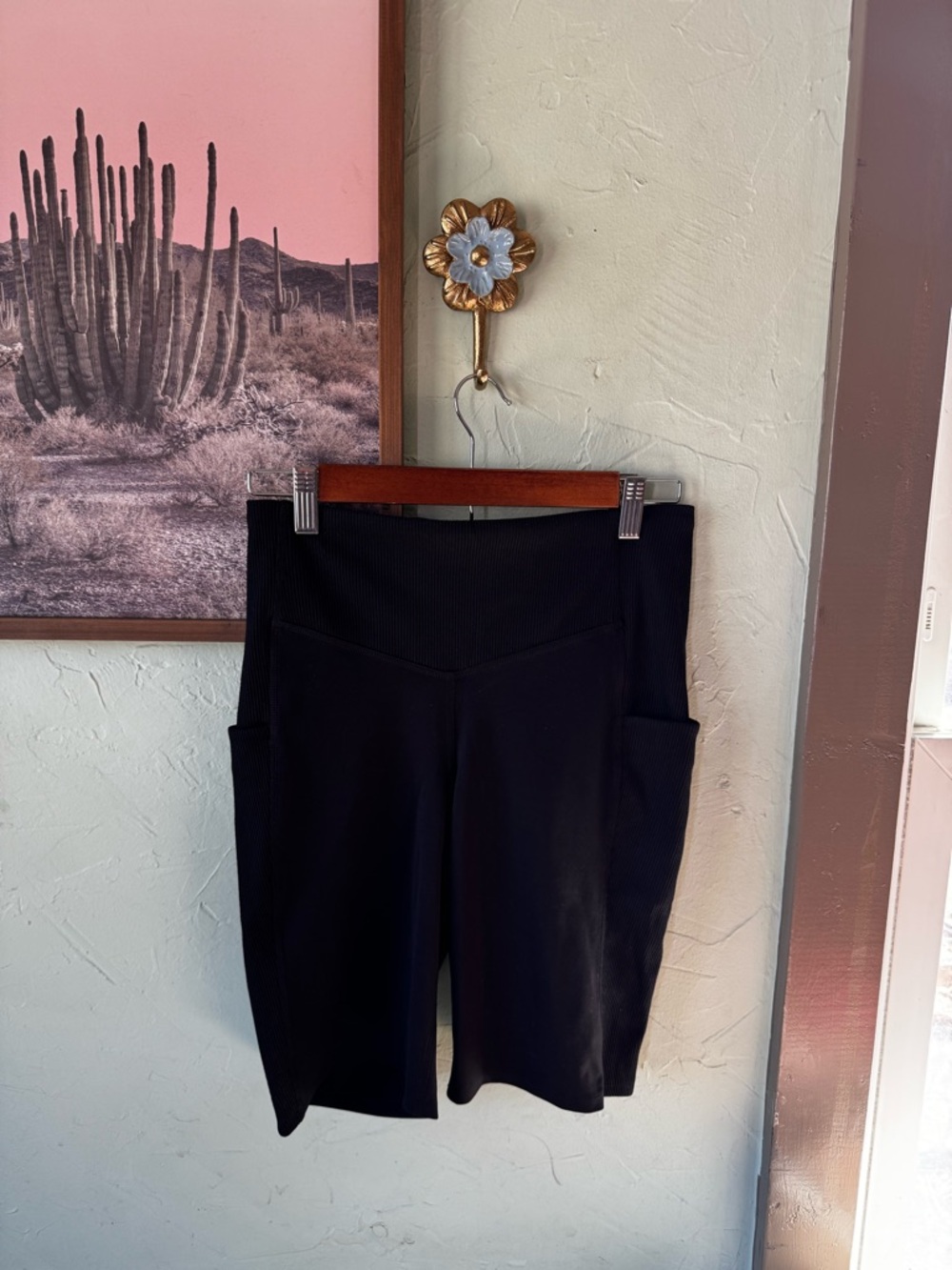 The North Face Women's Dune Sky 9" Tights Shorts NWT - Picture 3 of 6